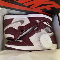 🔥🔥 Nike Air Jordan 1 Bordeaux