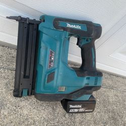 Makita Nailer 