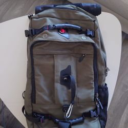 BACKPACK/Brand New Camping Backpack/ Excellent Conditions 