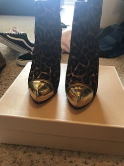 Michael Kors bootie size 10