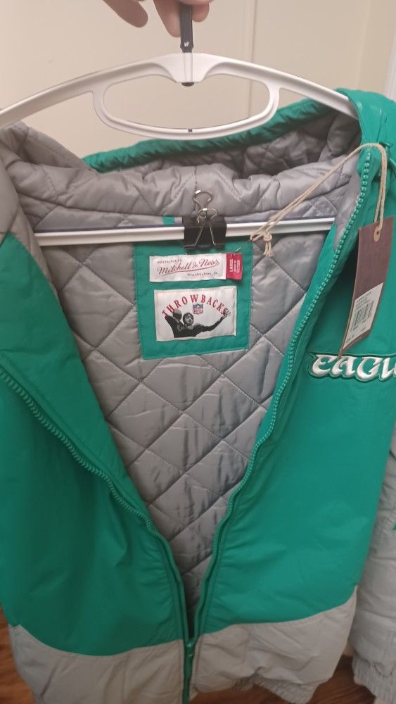 Mitchell & Ness — Throwback Eagles Jacket (K.G.)