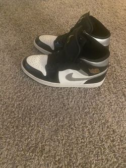 Air Jordan 1 Mid SE 'Black Metallic Silver