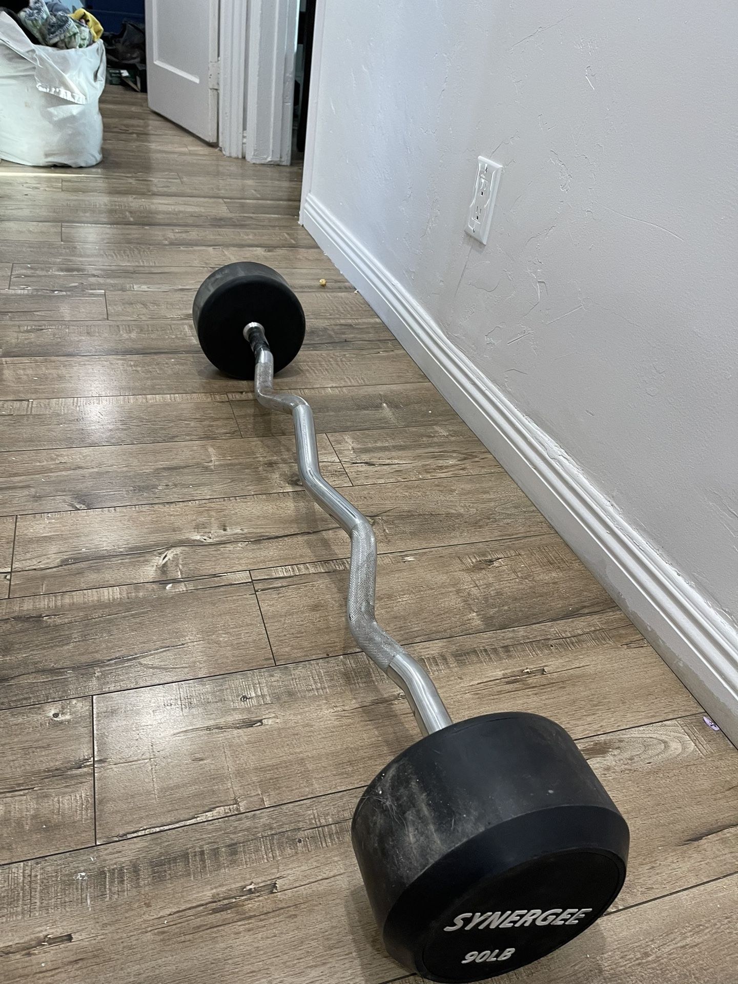 90 Lb. Fixed Curl Bar NEW
