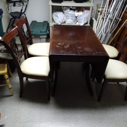 Vintage Dinning Room Table & 4 Chairs. Duncan Phife Style    600 Or Make Offer. Must Go