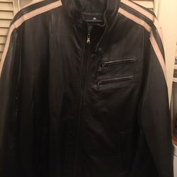 New Leathermotorcycle jacket size large only $60