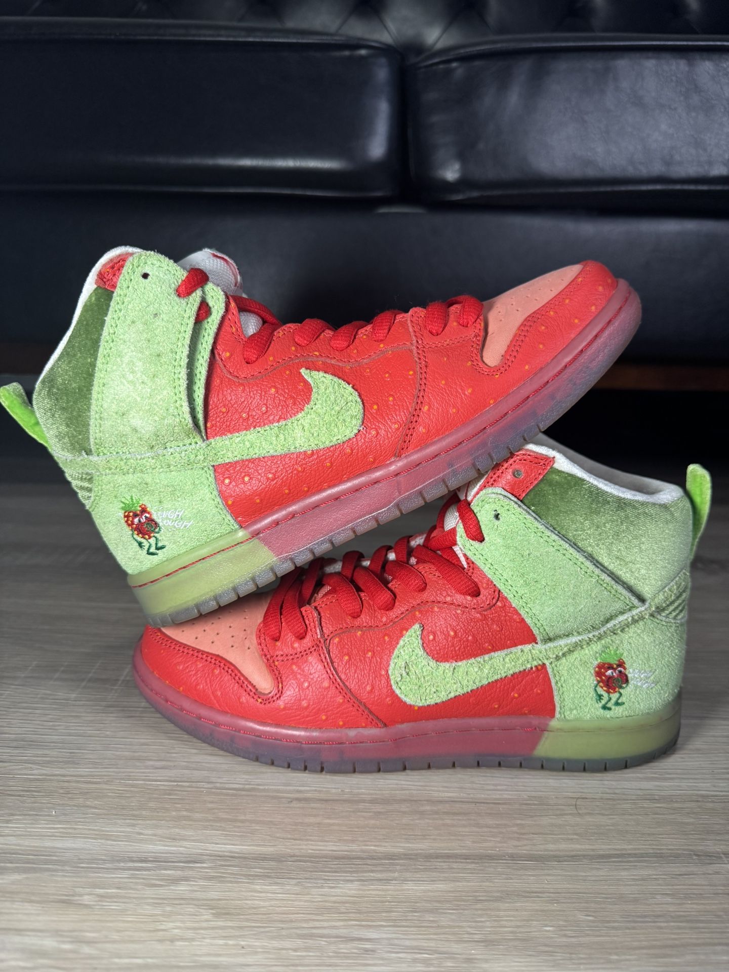 Size 7.5 - Nike SB Strawberry Cough