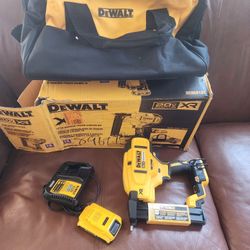DEWALT
20V MAX XR Lithium-Ion Cordless 18-Gauge Narrow Crown Stapler Kit with 2.0Ah Battery, Charger and Contractor Bag