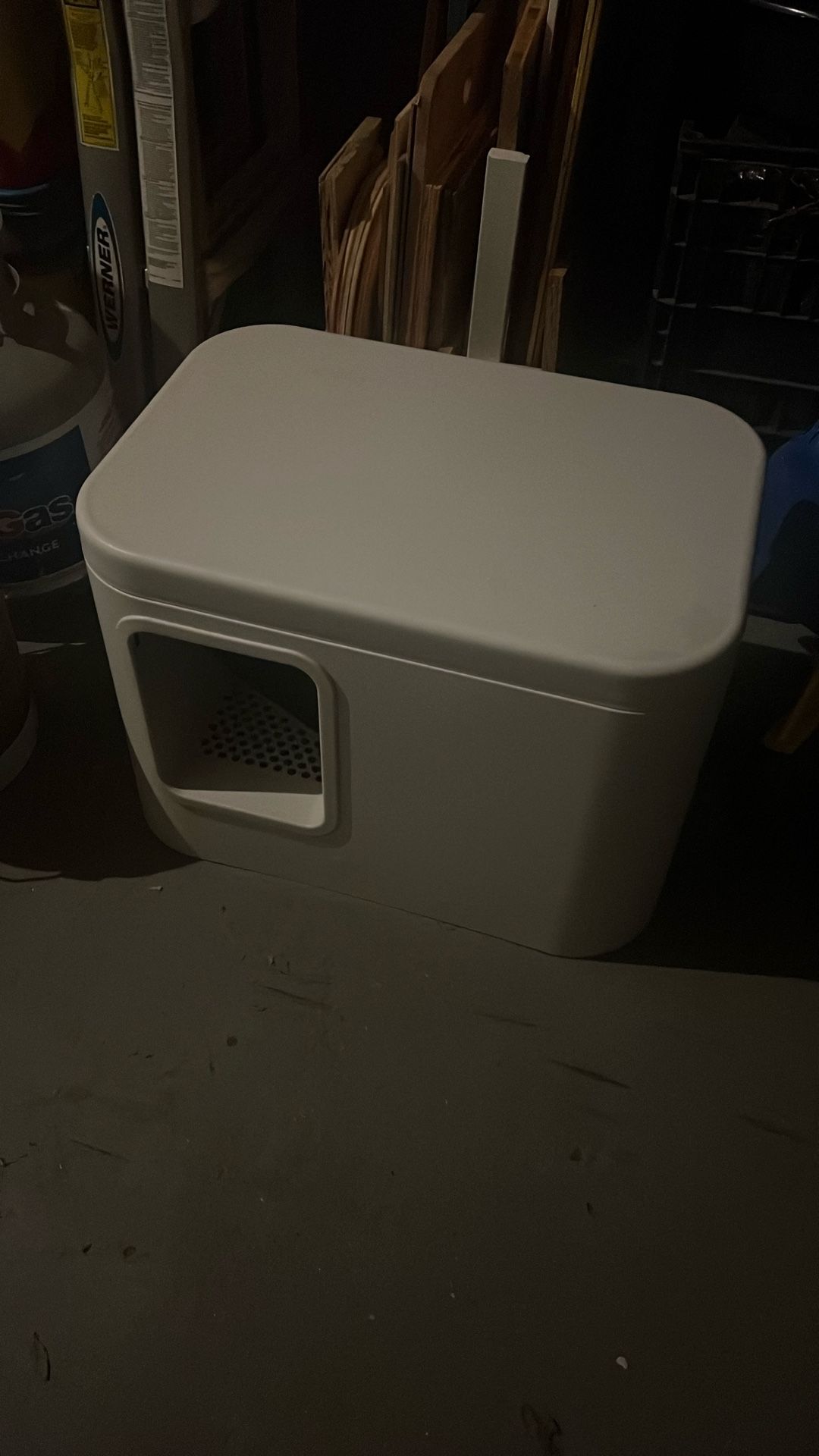 Gizmo Cat Pellet Litter Box