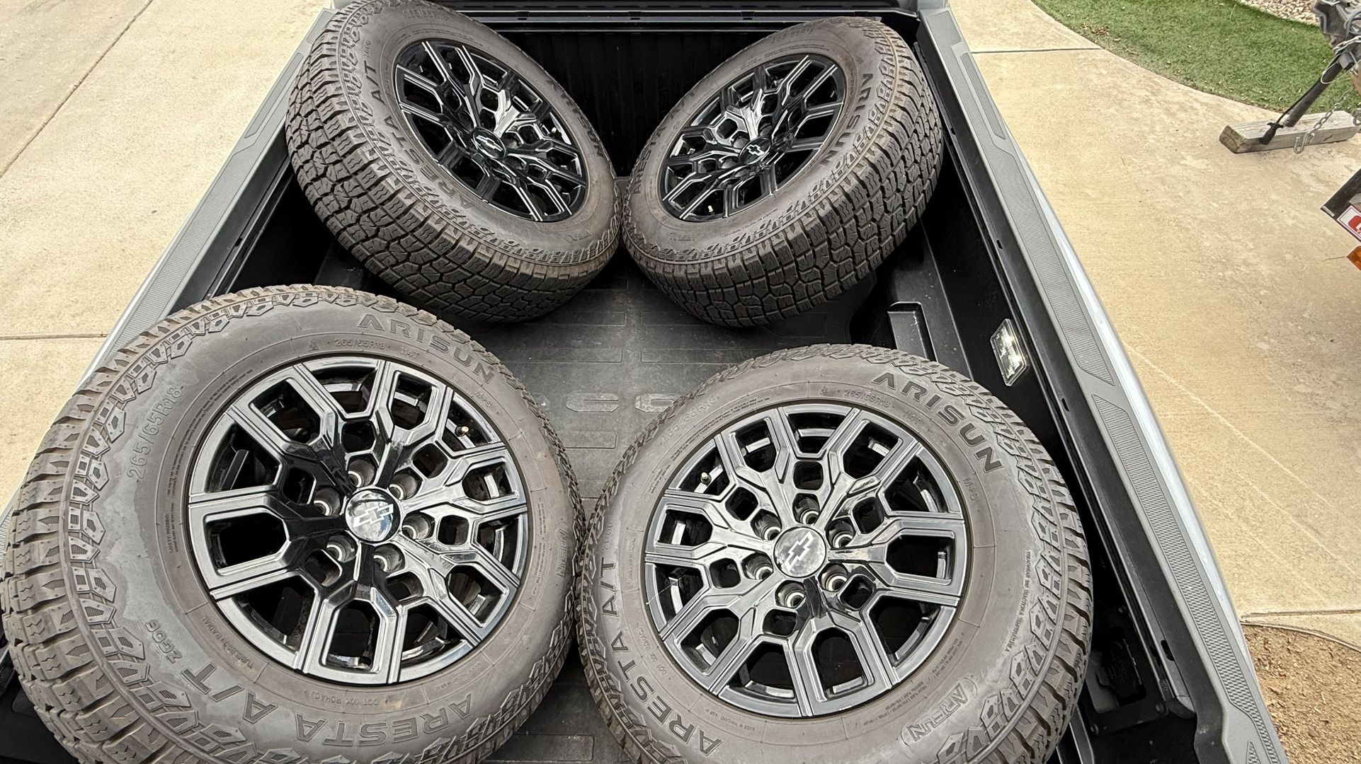 18x8.5 Colorado 2024 Trail Boss OEM Wheels 265/65/18