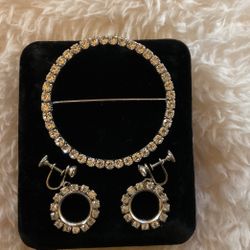 Vintage Silver Tone Brooch With Matching Clip On Earrings (opened Circle clear Rhinestones)