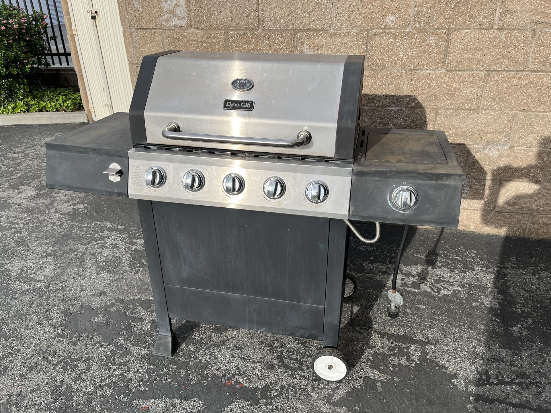 Dyna Glo BBQ Grill