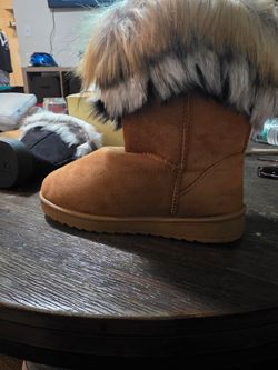 Furry winter boots