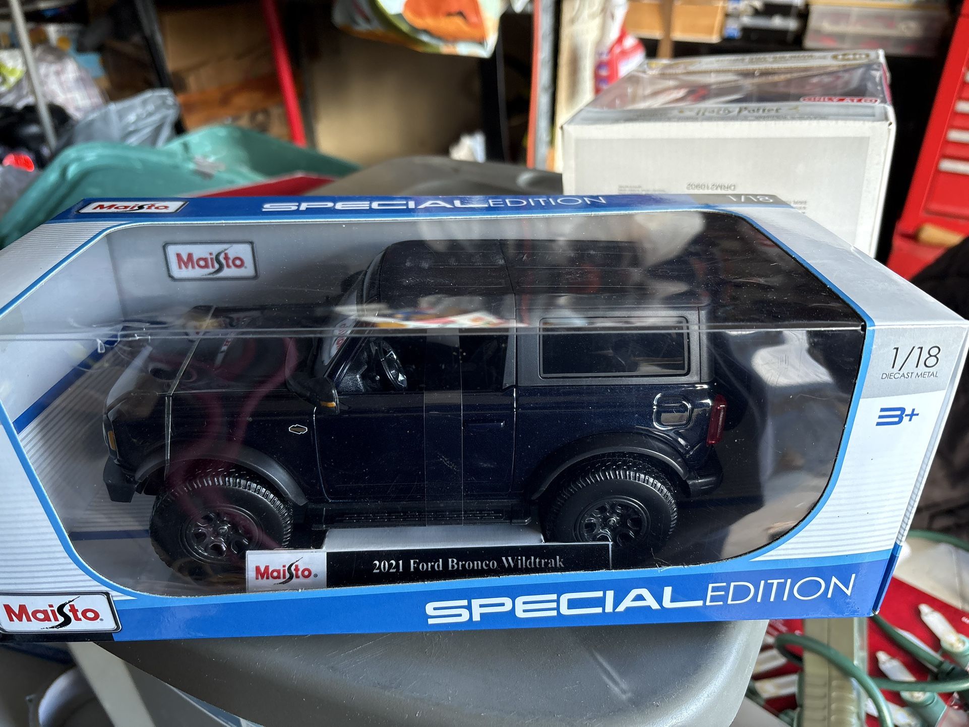 2021 FORD BRONCO WILDTRAK DARK BLUE 1:18 MAISTO OPENING HOOD DOORS & TRUNK