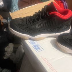 Air Jordan 11  Size 7/5