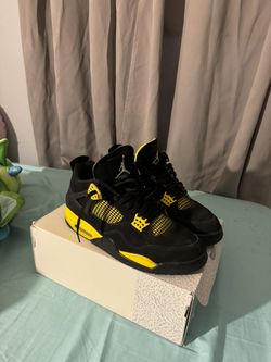 Jordan 4 Yellow Thunder 