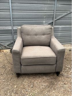 Mechanical leg lift Recliner