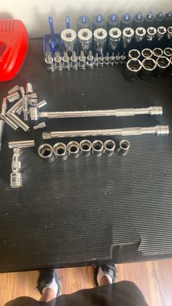 Husky sockets
