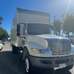 2015 International 26 Ft Box Truck
