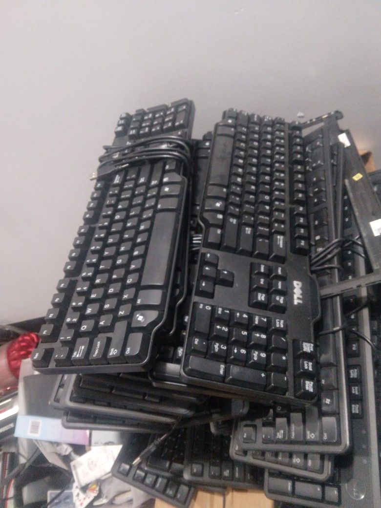 Lot Of 50 . Dell USB. Keyboards