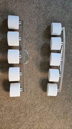 Bathroom light fixtures