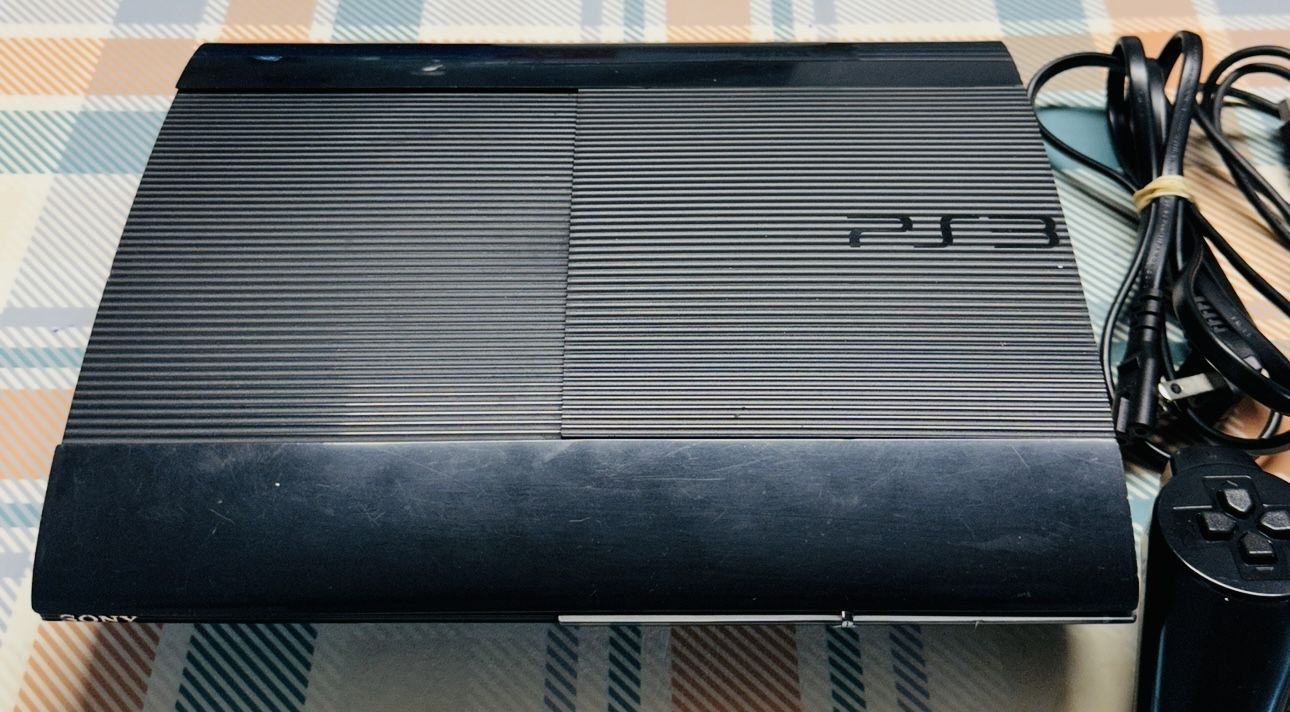 Sony PlayStation 3 Super Slim - 500 GB - Black Console For Parts Only READ