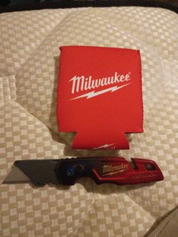 Milwaukee fastback number 48-22 - 1501 utility blade and beer cozy