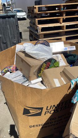 Random pallets each one for sale