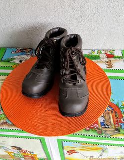 Woman boots size 7.5