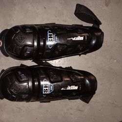 Hockey Knee And Shin Guards 