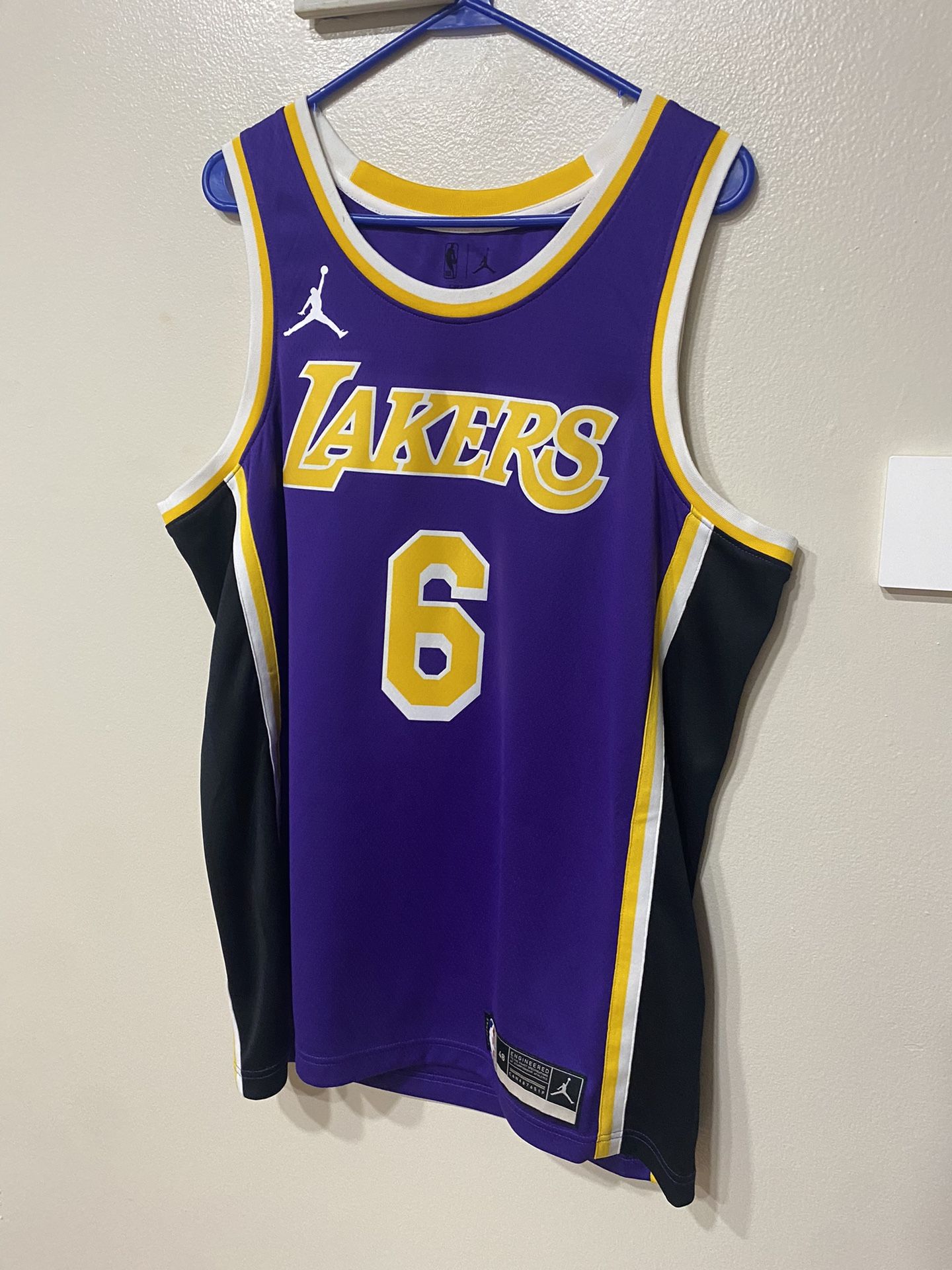 LeBron James Lakers NBA Jersey Large Purple