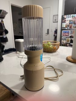 Beast Blender – Sand Color – Excellent Condition