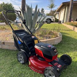 Toro Recycler 21-in 60-volt, Self-Propelled Battery Walk Mower with (1) 6ah Battery Included & Charger In New Condition Only Used It One Time Works Pe