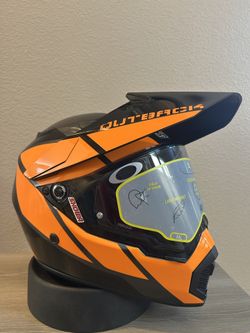AGV AX9
