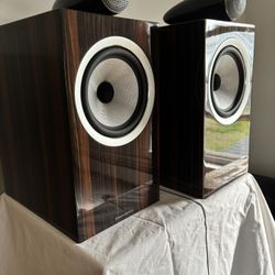 Bowers & Wilkins -Bookshelf Speakers -Pair -705 S2 Signature Datuk