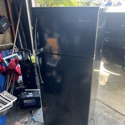 Premium PRF737HB 7.4 cu. ft. Refrigerator with Top Freezer, (Black) 