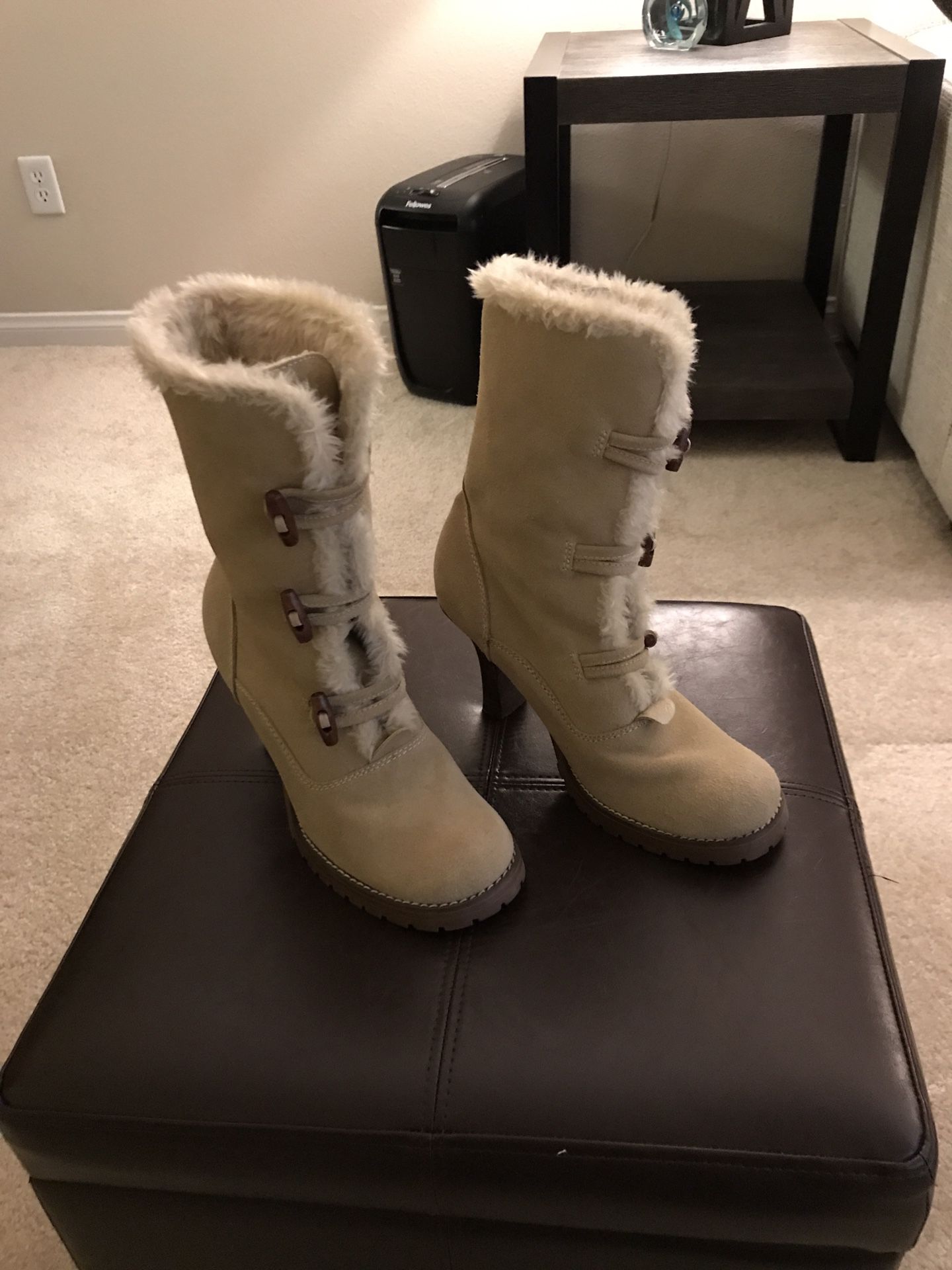 Women’s Mid Heel Faux Fur Lined Boots