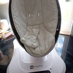 4Moms electric Sway Rocker