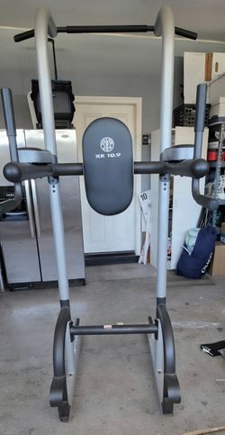 Golds Gym Pull up & Dip station