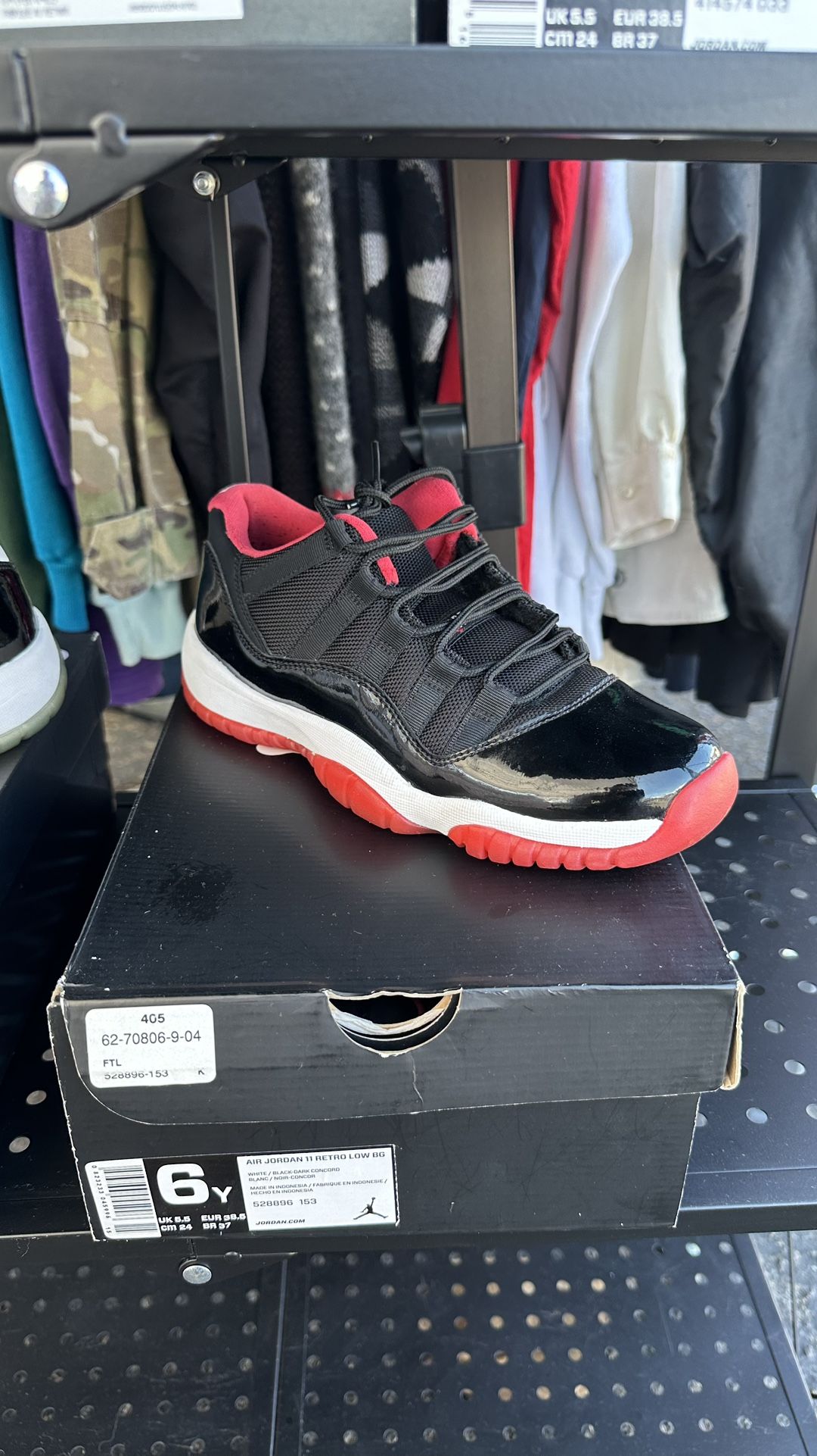 Air Jordan 11 Bred Low