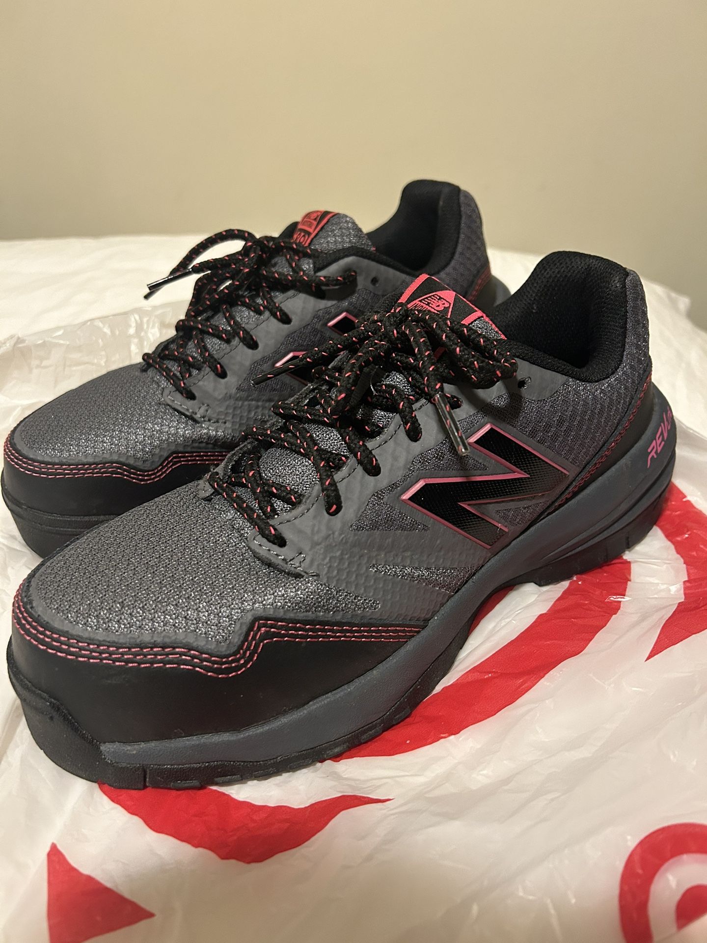 women’s steel toe shoes 