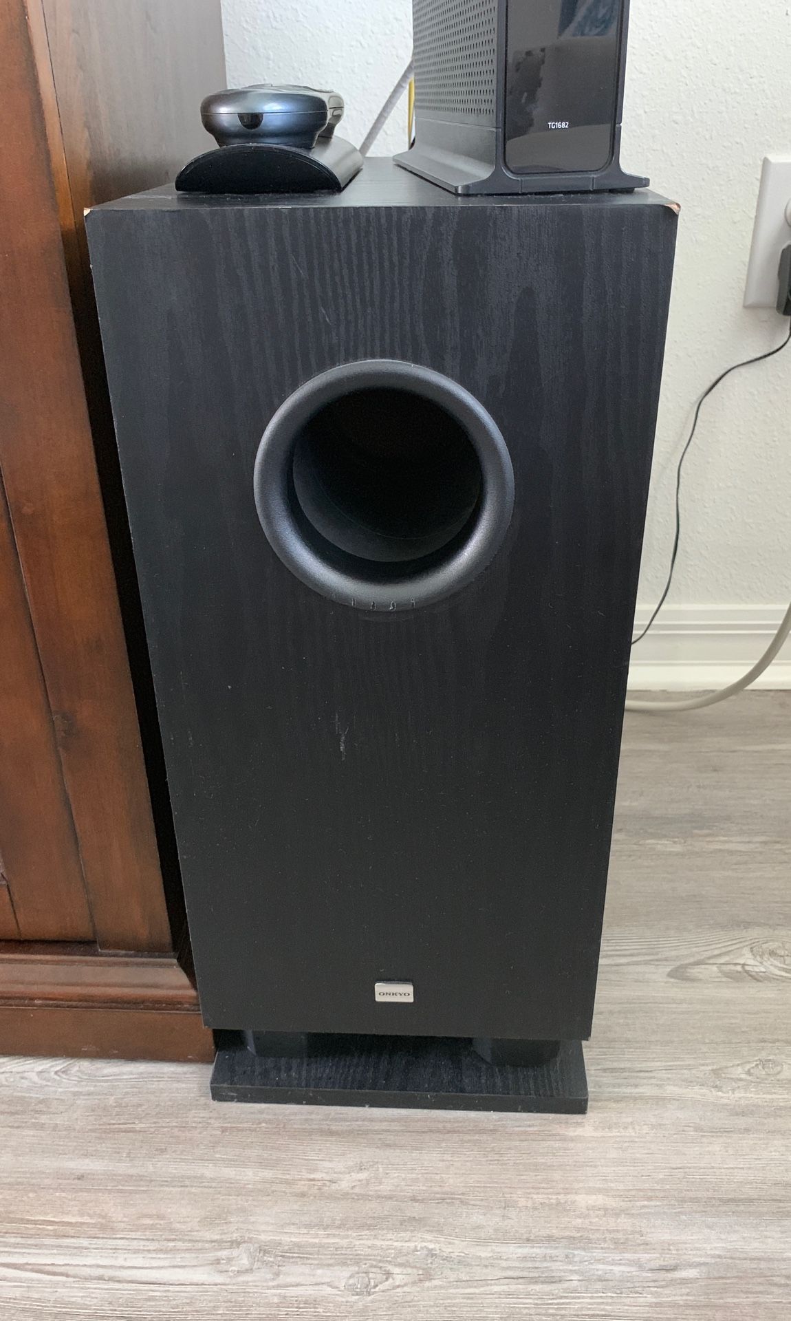 Onkyo powered subwoofer: down power subwoofer