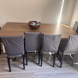 Kitchen table with 6 chairs included