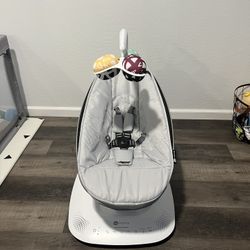 4 Moms Swing