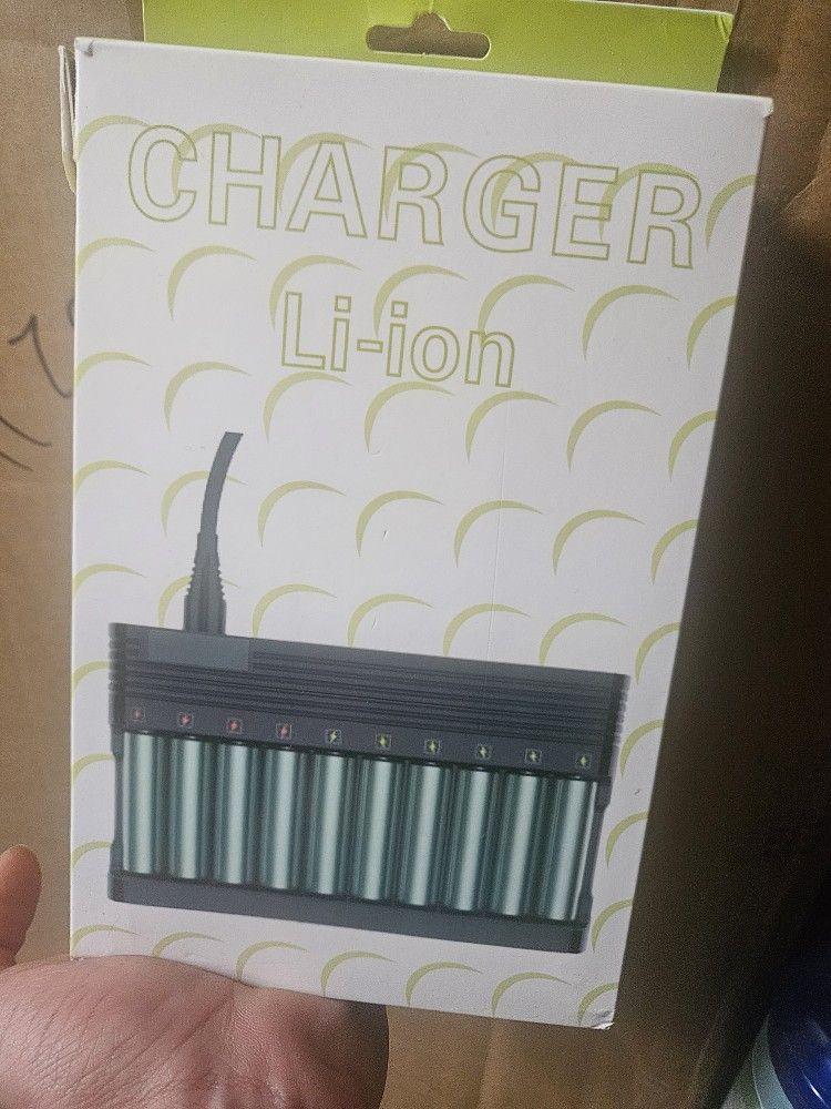 10 Slot Smart 18650 Charger