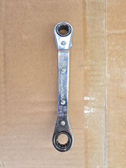 Blue-Point RYA1214 3/8" x 7/16" 12-Point SAE 25° Offset Ratcheting Box Wrench