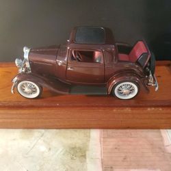 1932 FORD 3-WINDOW COUPE DIE CAST CAR