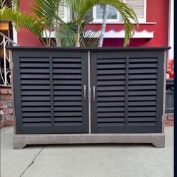 Beautiful Accent Cabinet / Storage Cabinet / Tv Media Stand With Adjustable Height Shelves.  Almost 4 Foot Long