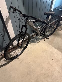 Hyper Havoc Aluminum Mountain Bike. (New) $140