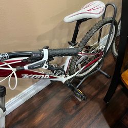 Kona Mountain Bike – Disc Brakes – RockShox Suspension