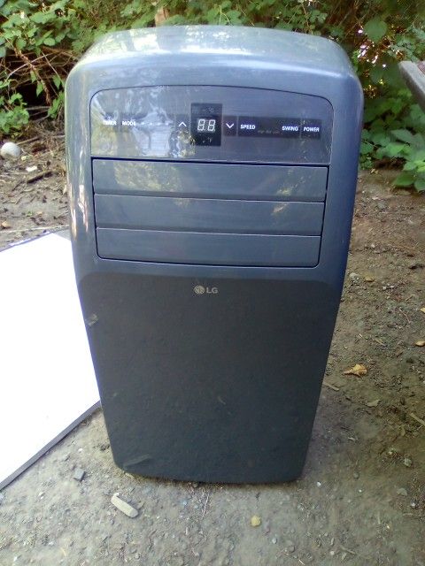 LG 12000 BTU Portable AC w/ Dehumidifier